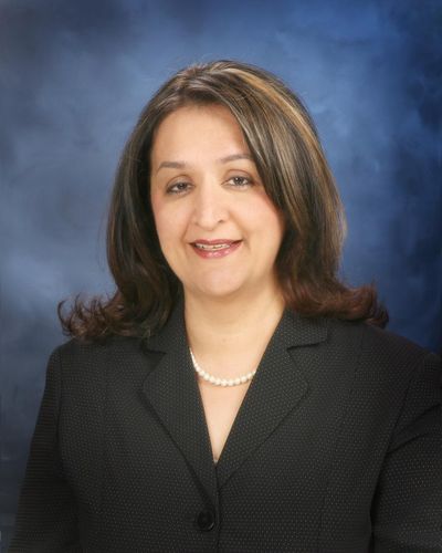 Portrait of Naznin Alloo, listing agent